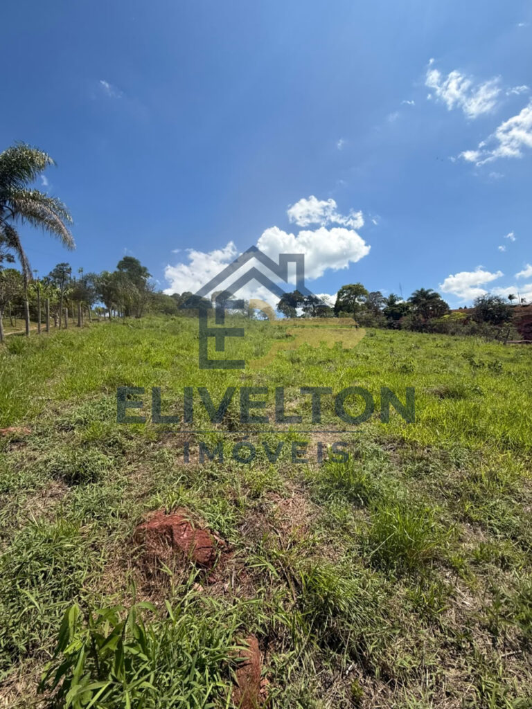 Terreno de 6.000 m² a 1,5 km da Fernão Dias em Camanducaia/MG