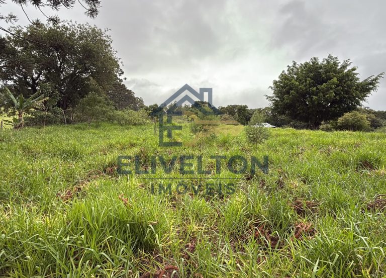 Terreno de 2.000 m² com vista panorâmica em Toledo/MG